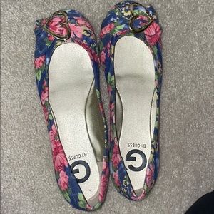 Floral flats with heart buckle